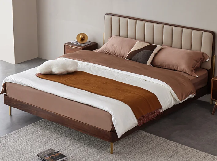 Upholstered Bed (I8019)