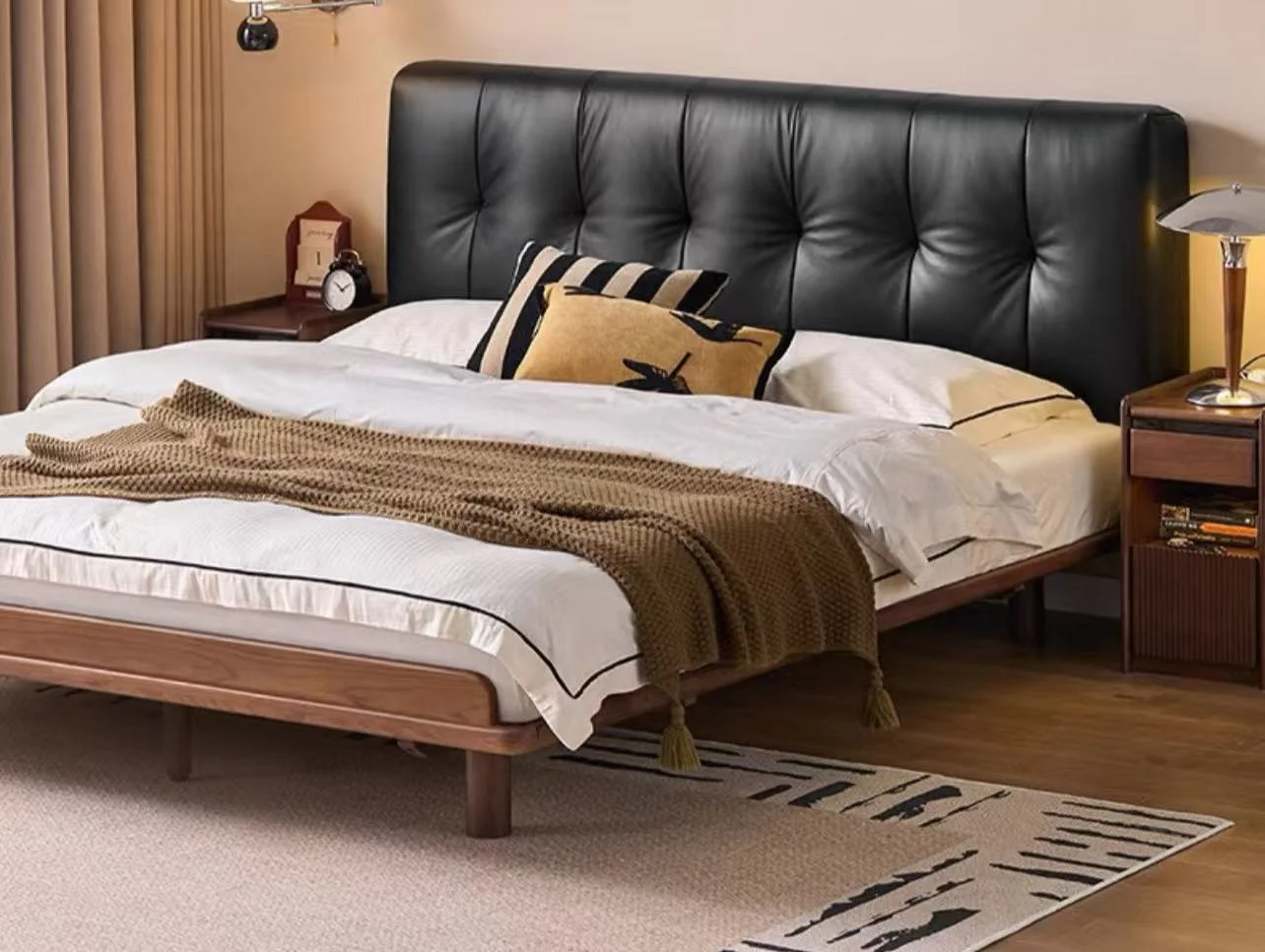 Upholstered Bed (P7019)